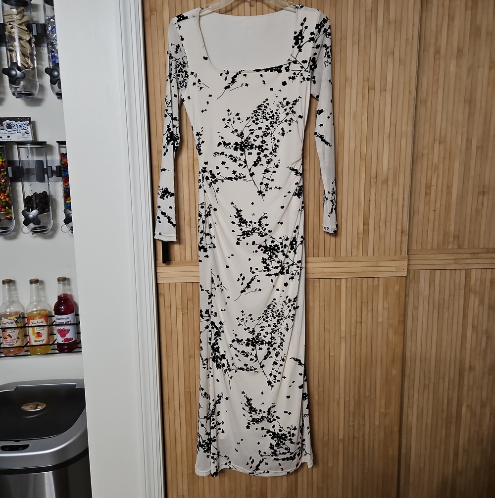 Women’s Black & Cream Long Sleeve Maxi Dress